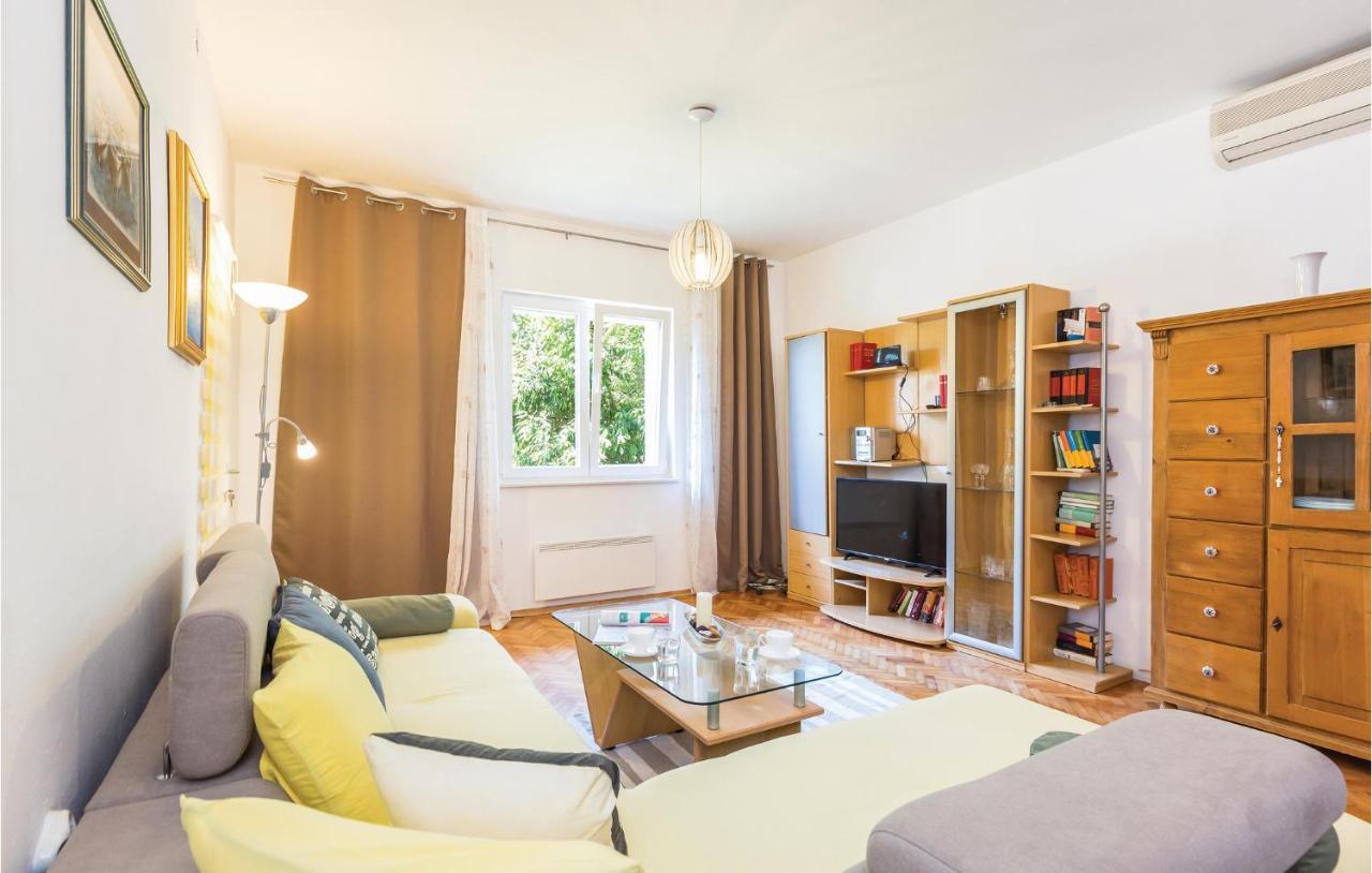 Lovely Apartment In Makarska With Wifi Eksteriør bilde