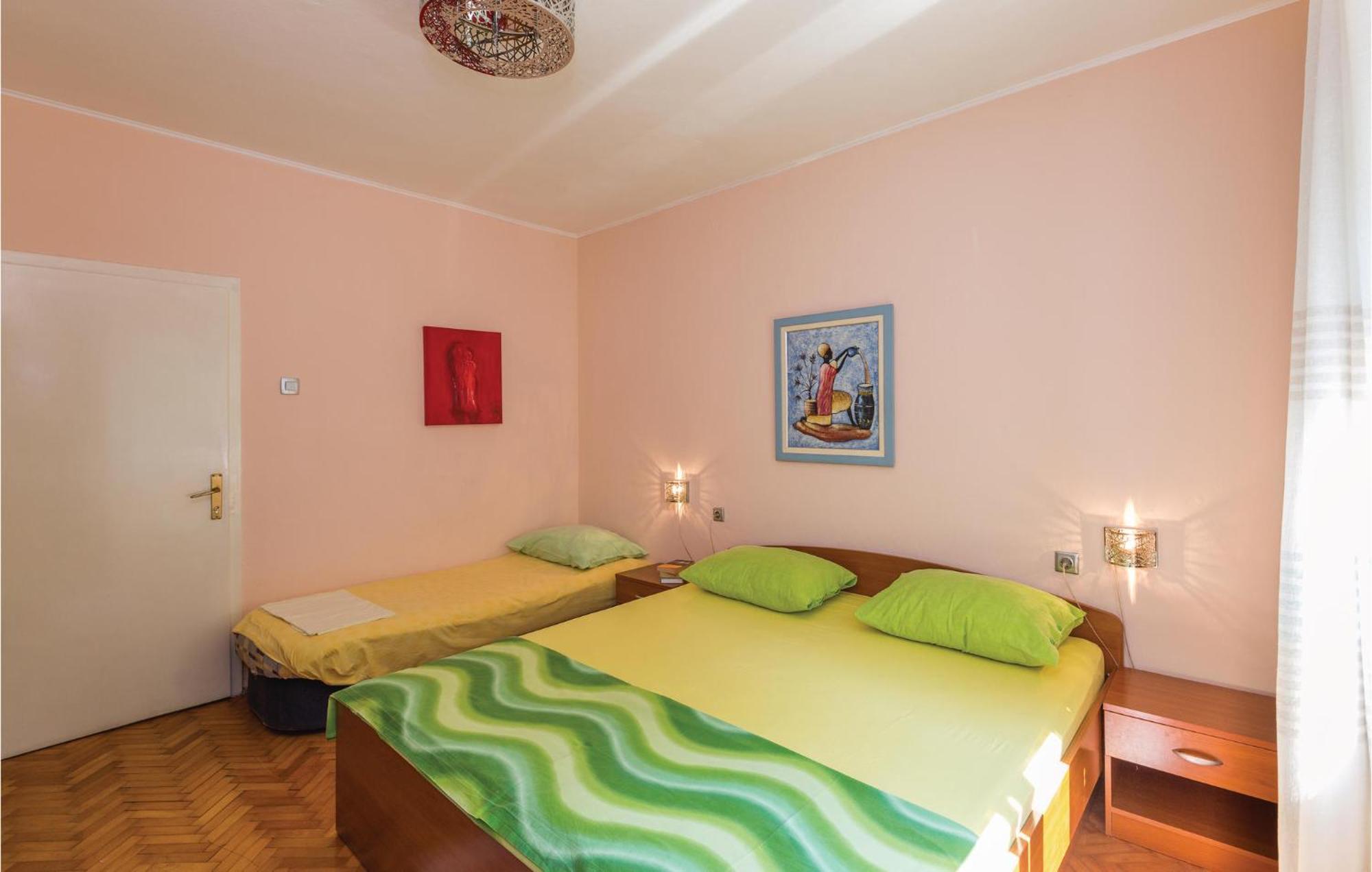 Lovely Apartment In Makarska With Wifi Eksteriør bilde