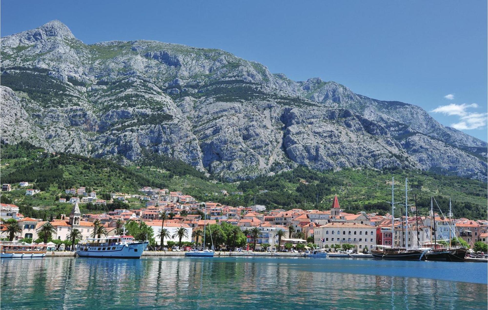 Lovely Apartment In Makarska With Wifi Eksteriør bilde