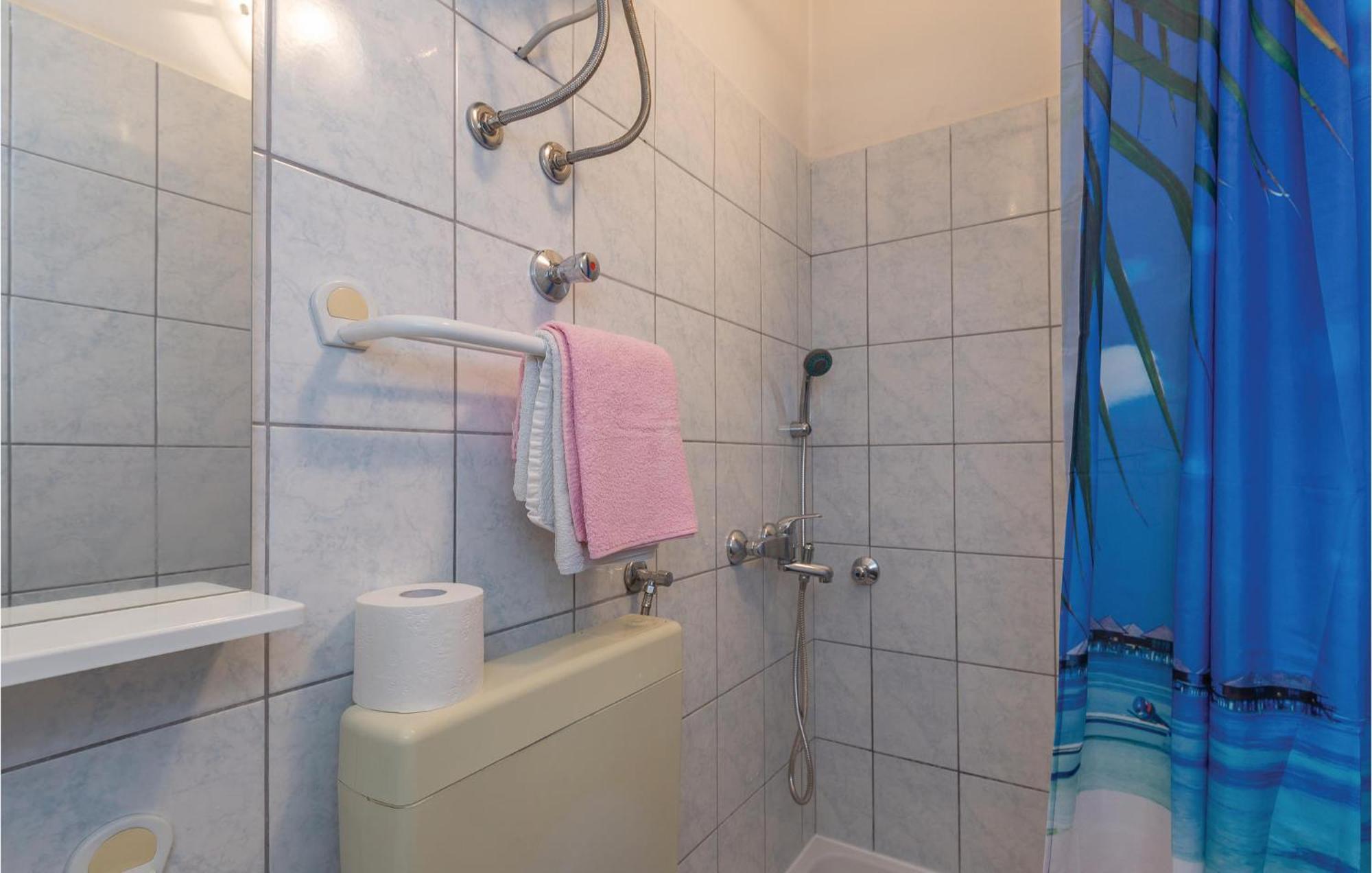 Lovely Apartment In Makarska With Wifi Eksteriør bilde