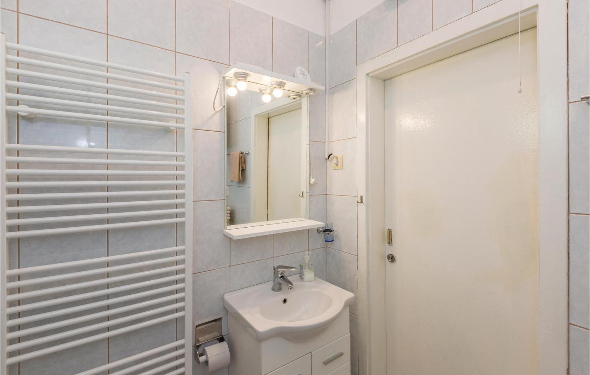 Lovely Apartment In Makarska With Wifi Eksteriør bilde
