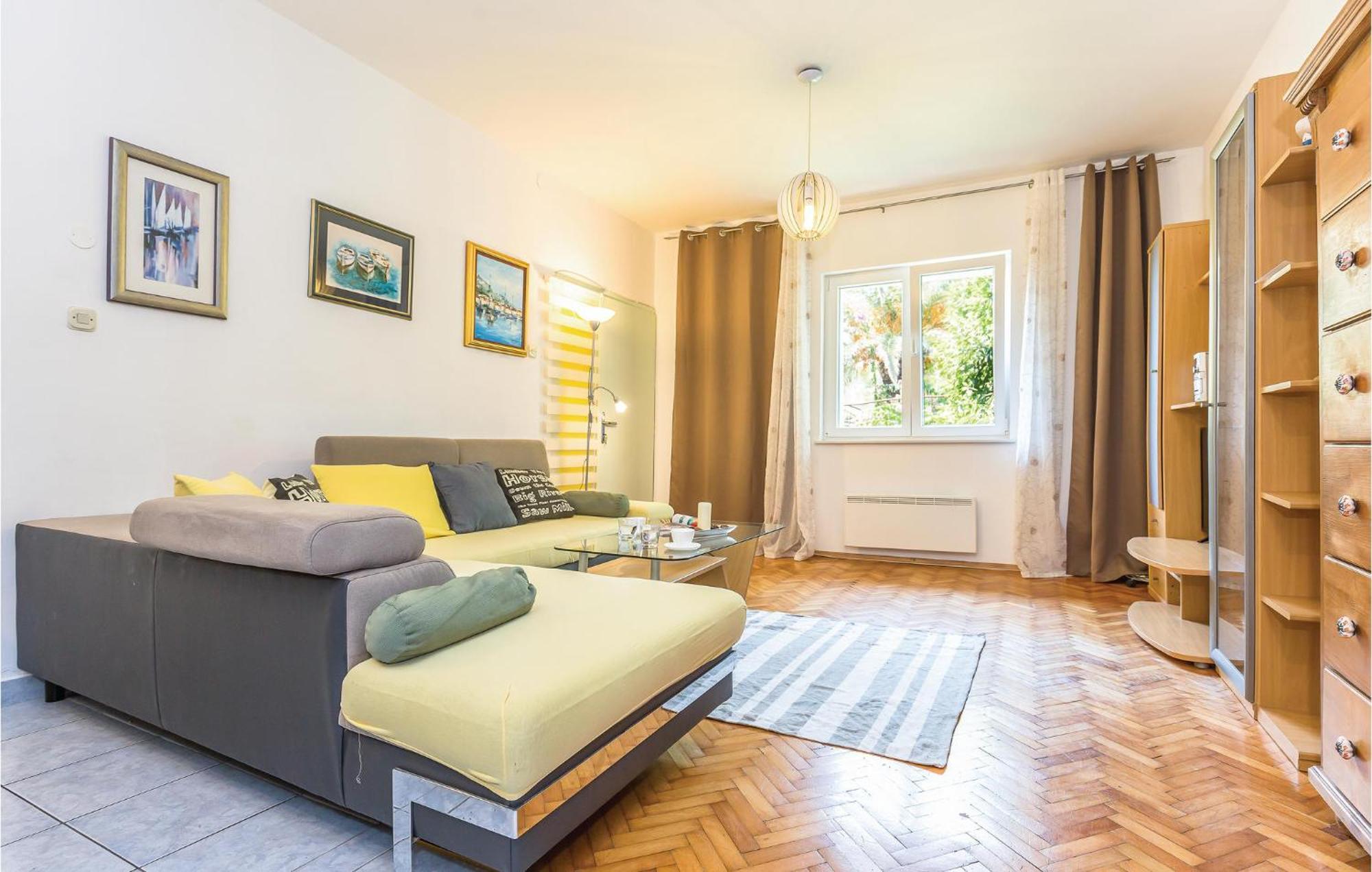 Lovely Apartment In Makarska With Wifi Eksteriør bilde